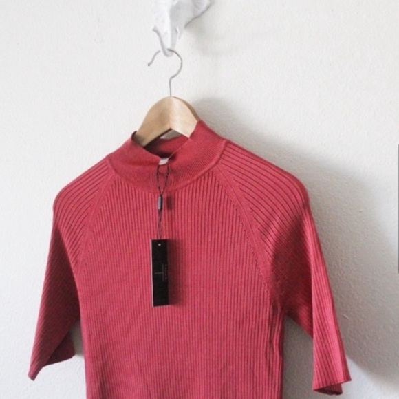 NWT T Tahari Short Sleeve Ribbed Mock Neck Shirt L186 - Picture 3 of 6
